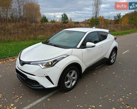 Белый Тойота C-HR, объемом двигателя 1.2 л и пробегом 93 тыс. км за 18698 $, фото 13 на Automoto.ua
