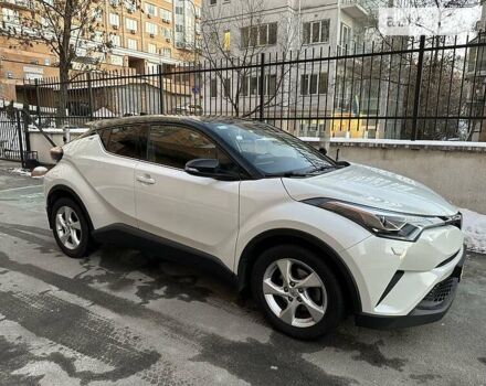 Белый Тойота C-HR, объемом двигателя 1.2 л и пробегом 25 тыс. км за 23000 $, фото 7 на Automoto.ua