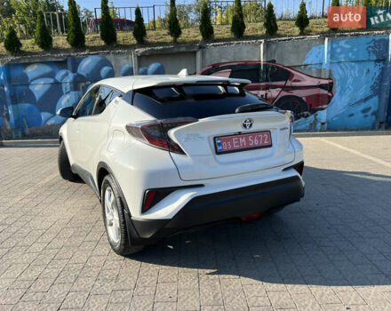 Белый Тойота C-HR, объемом двигателя 1.8 л и пробегом 144 тыс. км за 21900 $, фото 10 на Automoto.ua