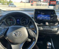 Белый Тойота C-HR, объемом двигателя 1.8 л и пробегом 144 тыс. км за 21900 $, фото 43 на Automoto.ua