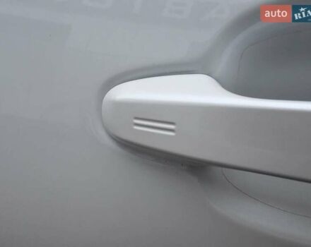 Білий Тойота C-HR, об'ємом двигуна 1.99 л та пробігом 59 тис. км за 19500 $, фото 12 на Automoto.ua