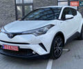 Белый Тойота C-HR, объемом двигателя 1.8 л и пробегом 130 тыс. км за 22300 $, фото 1 на Automoto.ua