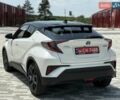 Белый Тойота C-HR, объемом двигателя 1.8 л и пробегом 97 тыс. км за 23300 $, фото 7 на Automoto.ua