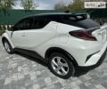 Белый Тойота C-HR, объемом двигателя 2 л и пробегом 64 тыс. км за 23700 $, фото 6 на Automoto.ua