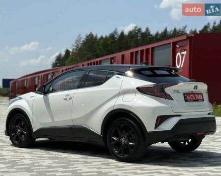 Белый Тойота C-HR, объемом двигателя 1.8 л и пробегом 97 тыс. км за 23300 $, фото 5 на Automoto.ua