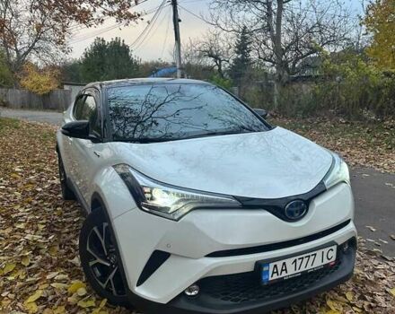 Тойота C-HR 2019 в Киеве на Automoto.ua Белый Тойота C-HR, объемом двигателя 1.8 л и пробегом 79 тыс. км за 25800 $, фото 1 на Automoto.ua