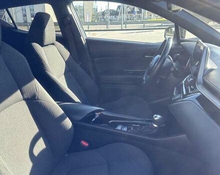 Білий Тойота C-HR, об'ємом двигуна 1.8 л та пробігом 92 тис. км за 25500 $, фото 18 на Automoto.ua