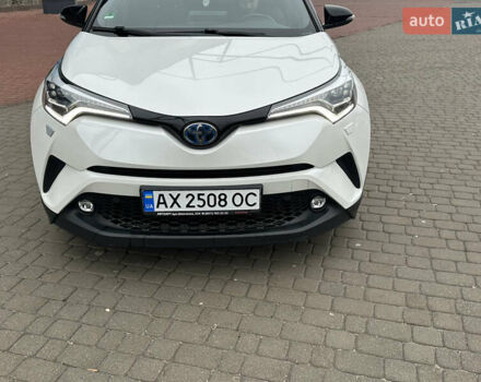 Белый Тойота C-HR, объемом двигателя 1.8 л и пробегом 66 тыс. км за 25999 $, фото 19 на Automoto.ua