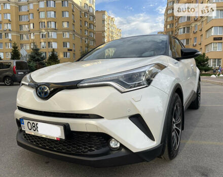 Білий Тойота C-HR, об'ємом двигуна 1.8 л та пробігом 54 тис. км за 27200 $, фото 4 на Automoto.ua