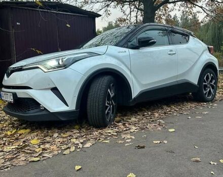 Тойота C-HR 2019 в Киеве на Automoto.ua Белый Тойота C-HR, объемом двигателя 1.8 л и пробегом 79 тыс. км за 25800 $, фото 7 на Automoto.ua