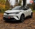 Белый Тойота C-HR, объемом двигателя 1.8 л и пробегом 79 тыс. км за 26290 $, фото 1 на Automoto.ua