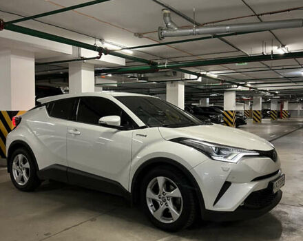 Белый Тойота C-HR, объемом двигателя 1.8 л и пробегом 89 тыс. км за 28500 $, фото 23 на Automoto.ua