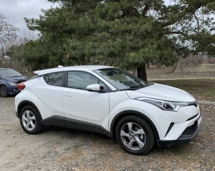 Белый Тойота C-HR, объемом двигателя 1.2 л и пробегом 32 тыс. км за 23900 $, фото 1 на Automoto.ua