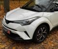 Белый Тойота C-HR, объемом двигателя 1.8 л и пробегом 79 тыс. км за 26290 $, фото 13 на Automoto.ua
