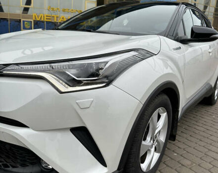 Белый Тойота C-HR, объемом двигателя 1.8 л и пробегом 66 тыс. км за 25999 $, фото 10 на Automoto.ua