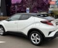 Белый Тойота C-HR, объемом двигателя 1.2 л и пробегом 92 тыс. км за 20490 $, фото 4 на Automoto.ua