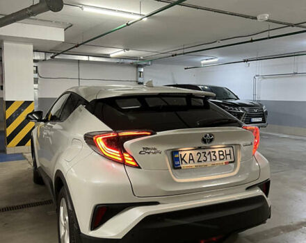 Белый Тойота C-HR, объемом двигателя 1.8 л и пробегом 89 тыс. км за 28500 $, фото 26 на Automoto.ua