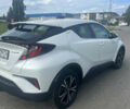 Белый Тойота C-HR, объемом двигателя 1.8 л и пробегом 71 тыс. км за 25700 $, фото 3 на Automoto.ua