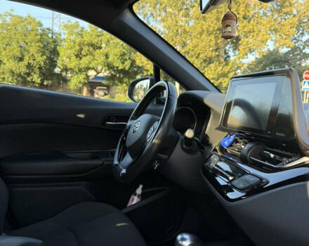 Білий Тойота C-HR, об'ємом двигуна 1.8 л та пробігом 105 тис. км за 25000 $, фото 14 на Automoto.ua