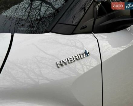 Белый Тойота C-HR, объемом двигателя 1.8 л и пробегом 79 тыс. км за 26290 $, фото 12 на Automoto.ua