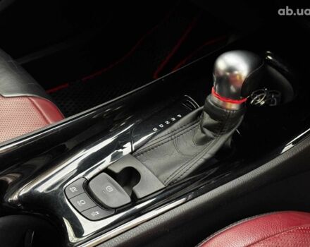 Белый Тойота C-HR, объемом двигателя 1.8 л и пробегом 79 тыс. км за 26290 $, фото 32 на Automoto.ua