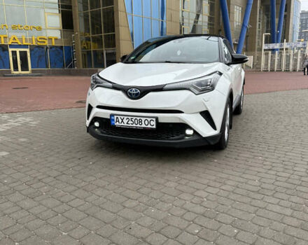 Белый Тойота C-HR, объемом двигателя 1.8 л и пробегом 66 тыс. км за 25999 $, фото 7 на Automoto.ua