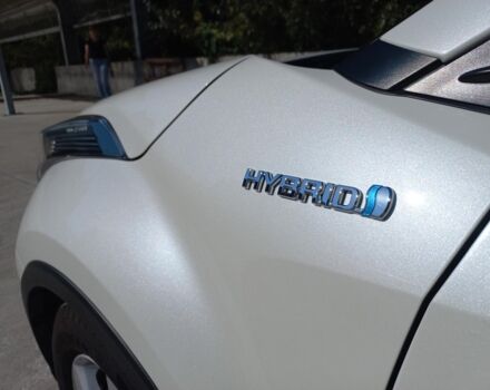 Белый Тойота C-HR, объемом двигателя 1.8 л и пробегом 113 тыс. км за 27480 $, фото 9 на Automoto.ua