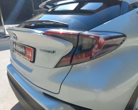 Белый Тойота C-HR, объемом двигателя 1.8 л и пробегом 113 тыс. км за 27480 $, фото 13 на Automoto.ua