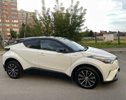 Білий Тойота C-HR, об'ємом двигуна 1.8 л та пробігом 54 тис. км за 27200 $, фото 10 на Automoto.ua