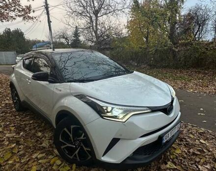 Тойота C-HR 2019 в Киеве на Automoto.ua Белый Тойота C-HR, объемом двигателя 1.8 л и пробегом 79 тыс. км за 25800 $, фото 8 на Automoto.ua