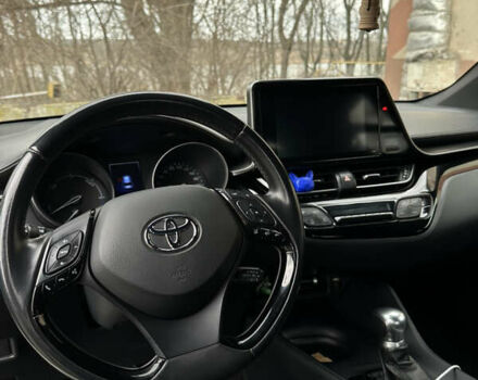 Белый Тойота C-HR, объемом двигателя 1.8 л и пробегом 102 тыс. км за 26000 $, фото 25 на Automoto.ua