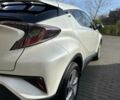 Білий Тойота C-HR, об'ємом двигуна 1.2 л та пробігом 105 тис. км за 20700 $, фото 9 на Automoto.ua