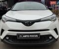 Белый Тойота C-HR, объемом двигателя 1.2 л и пробегом 92 тыс. км за 20490 $, фото 2 на Automoto.ua