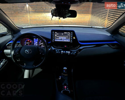 Белый Тойота C-HR, объемом двигателя 2 л и пробегом 46 тыс. км за 22000 $, фото 28 на Automoto.ua