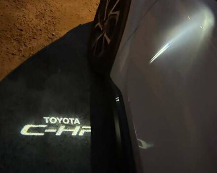 Тойота C-HR 2019 в Киеве на Automoto.ua Белый Тойота C-HR, объемом двигателя 1.8 л и пробегом 79 тыс. км за 25800 $, фото 44 на Automoto.ua