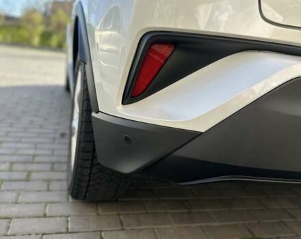 Білий Тойота C-HR, об'ємом двигуна 1.2 л та пробігом 105 тис. км за 20700 $, фото 11 на Automoto.ua