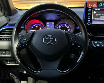 Белый Тойота C-HR, объемом двигателя 2 л и пробегом 46 тыс. км за 22000 $, фото 25 на Automoto.ua