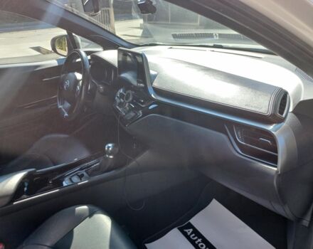 Белый Тойота C-HR, объемом двигателя 1.8 л и пробегом 113 тыс. км за 27480 $, фото 26 на Automoto.ua