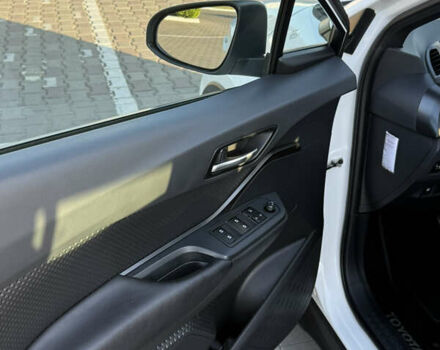 Білий Тойота C-HR, об'ємом двигуна 1.8 л та пробігом 105 тис. км за 25000 $, фото 21 на Automoto.ua