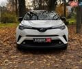 Белый Тойота C-HR, объемом двигателя 1.8 л и пробегом 79 тыс. км за 26290 $, фото 1 на Automoto.ua