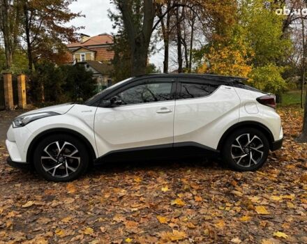 Белый Тойота C-HR, объемом двигателя 1.8 л и пробегом 79 тыс. км за 26290 $, фото 11 на Automoto.ua