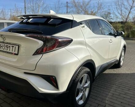Білий Тойота C-HR, об'ємом двигуна 1.2 л та пробігом 105 тис. км за 20700 $, фото 3 на Automoto.ua