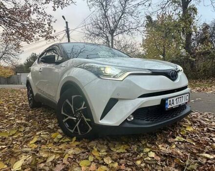 Тойота C-HR 2019 в Киеве на Automoto.ua Белый Тойота C-HR, объемом двигателя 1.8 л и пробегом 79 тыс. км за 25800 $, фото 5 на Automoto.ua