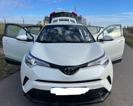 Білий Тойота C-HR, об'ємом двигуна 2 л та пробігом 58 тис. км за 10000 $, фото 7 на Automoto.ua