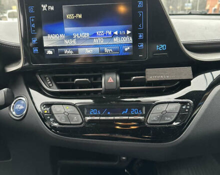 Белый Тойота C-HR, объемом двигателя 1.8 л и пробегом 66 тыс. км за 25999 $, фото 15 на Automoto.ua