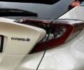 Белый Тойота C-HR, объемом двигателя 1.8 л и пробегом 79 тыс. км за 26290 $, фото 36 на Automoto.ua