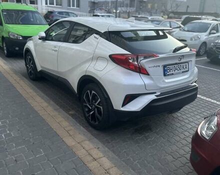 Белый Тойота C-HR, объемом двигателя 1.99 л и пробегом 37 тыс. км за 22700 $, фото 2 на Automoto.ua