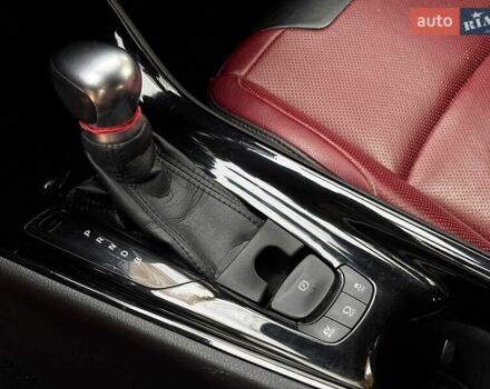 Белый Тойота C-HR, объемом двигателя 1.8 л и пробегом 79 тыс. км за 26290 $, фото 20 на Automoto.ua