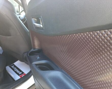 Белый Тойота C-HR, объемом двигателя 1.8 л и пробегом 113 тыс. км за 27480 $, фото 31 на Automoto.ua