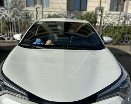Білий Тойота C-HR, об'ємом двигуна 1.2 л та пробігом 105 тис. км за 20700 $, фото 6 на Automoto.ua